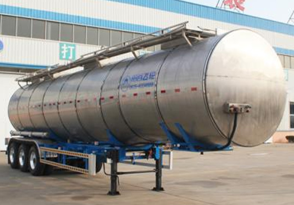Ordinary liquid transport semi-trailer