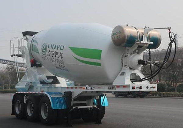Concrete mixing and transportation semi-trailer