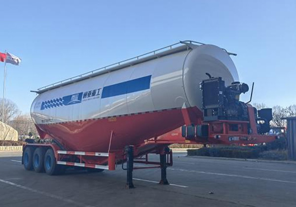 Low density powder material transportation semi-trailer