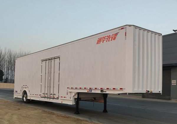 Box type transport semi-trailer