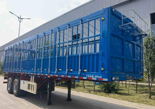 Warehouse-style transport semi-trailer